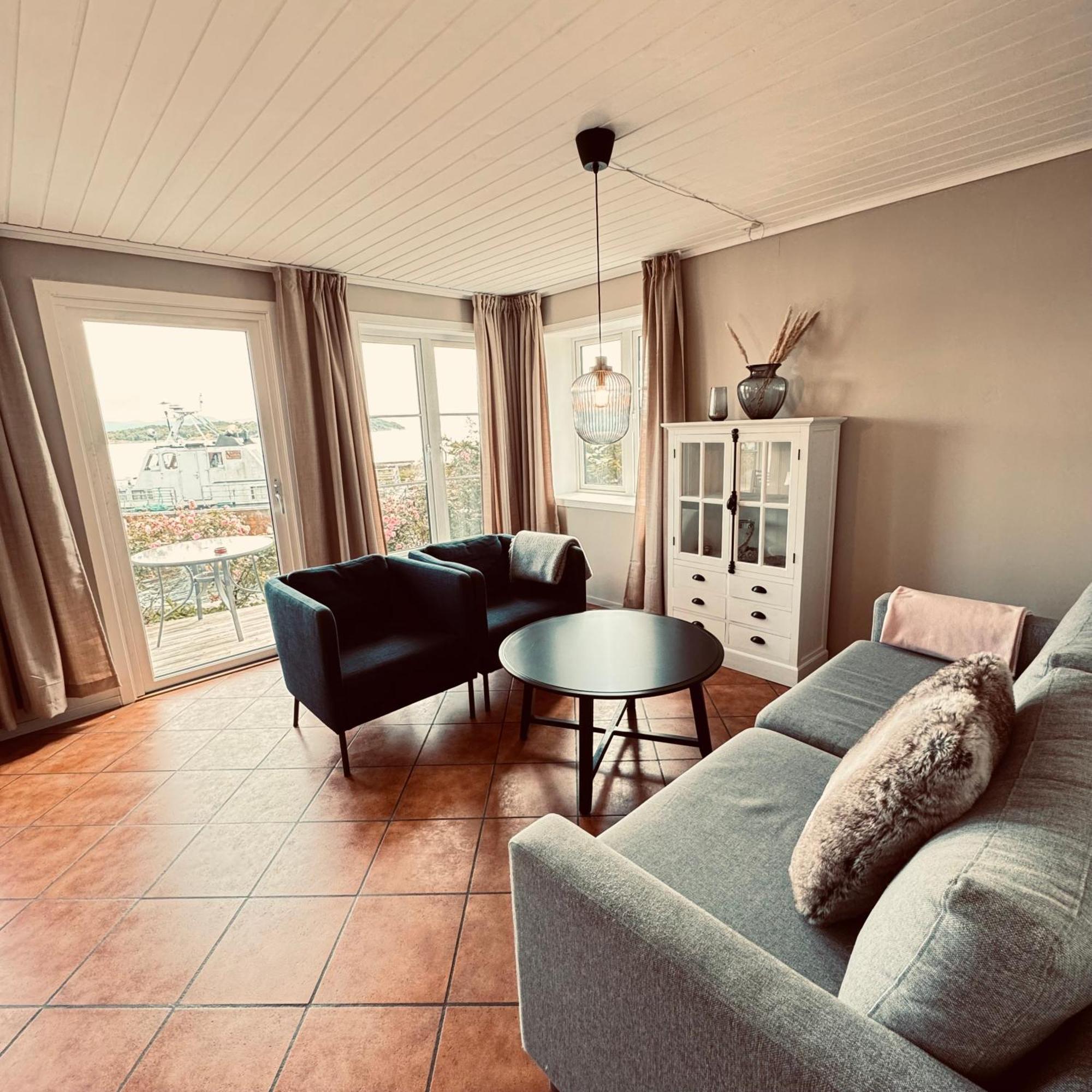 Sjoberg Hotell Og Ferie Leiligheter Østhusvik Exterior foto